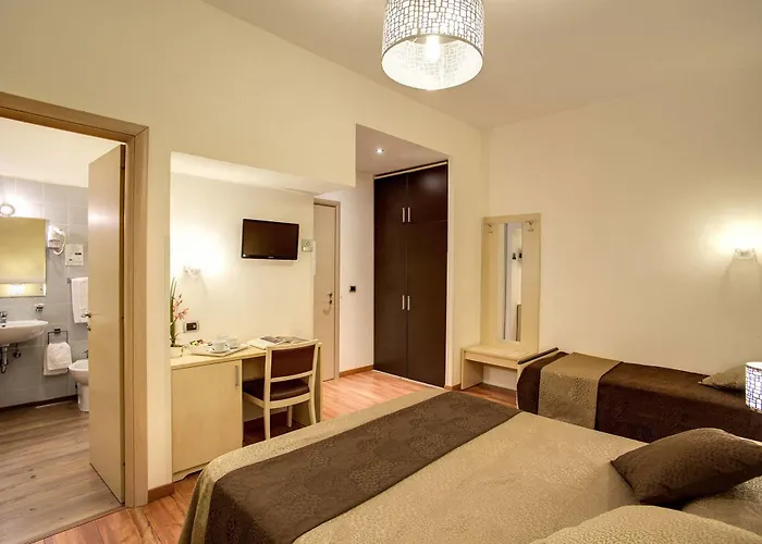 111 Coladirienzo - By Ad 4* Rome